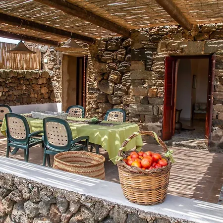 Nyaraló Dammuso I Pini Di Kaddiuggia *